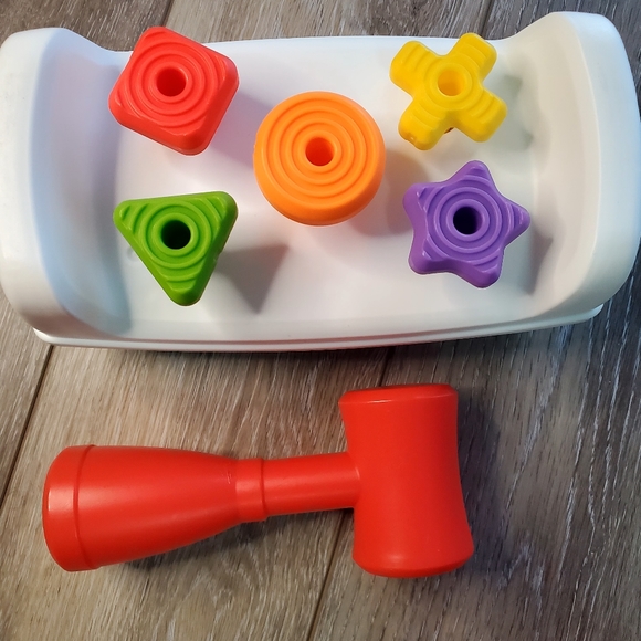 Fisher Price baby and toddlers Tap and Turn tool bench set - Picture 2 of 10